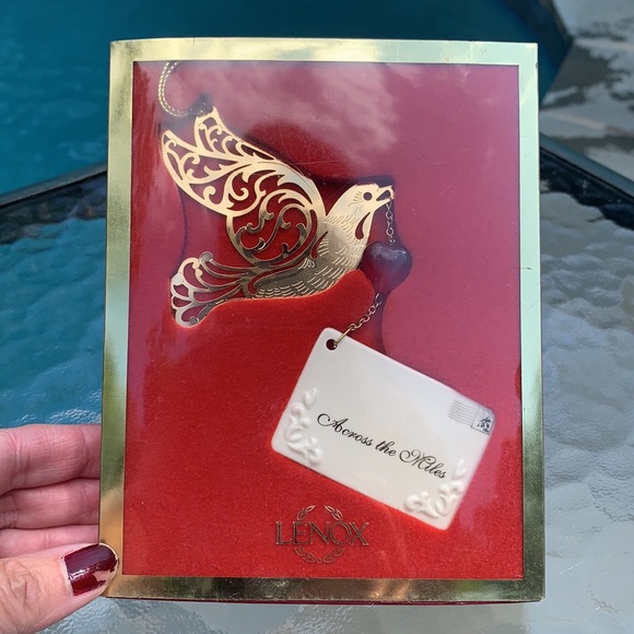 New Lenox Ornament, Across the Miles - Picture 2 of 7